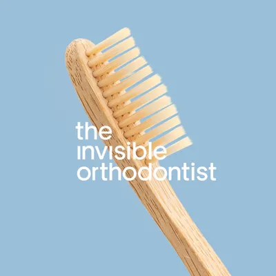 The invisible orthodontist logo
